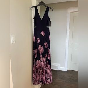 NWT Xscape floor length gown